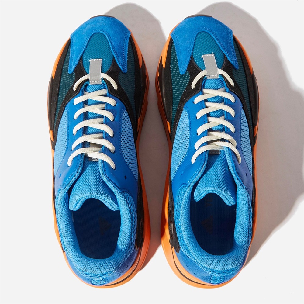 adidas Yeezy Boost 700 Bright
Blue